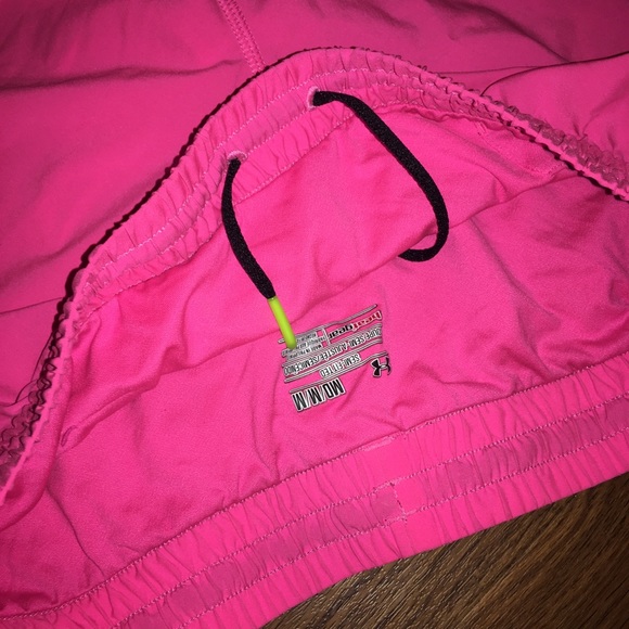 Under armour shorts - Picture 2 of 2